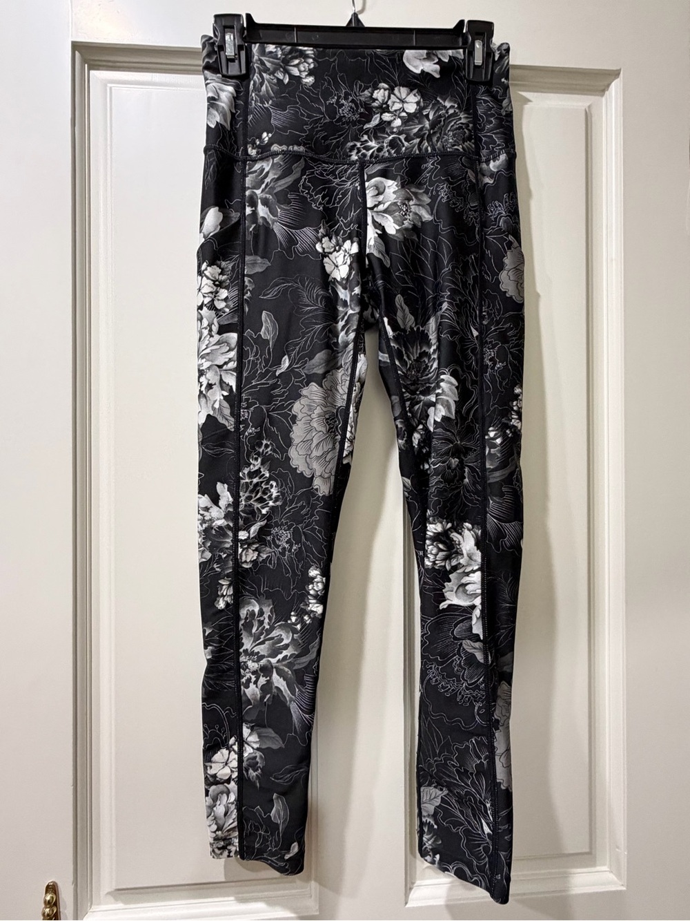 Zella Black and White Floral Leggings